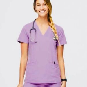 NEW SET !!! FIGS Casma scrub top in color lavender dew with matching pants. 2XL
